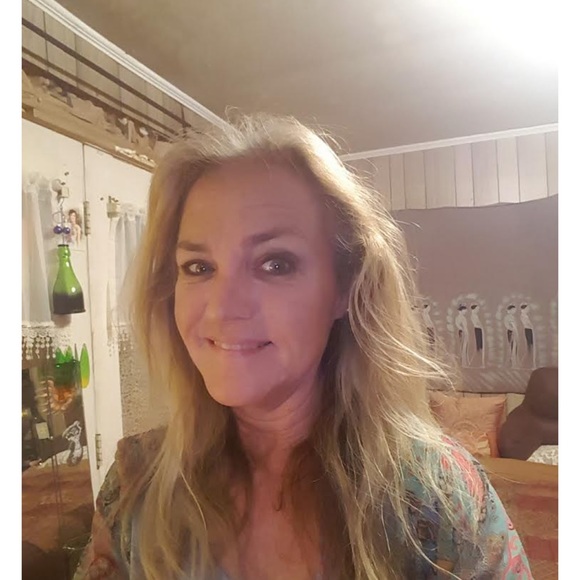 Meet Your Posher, Debbie - Picture 1 of 1